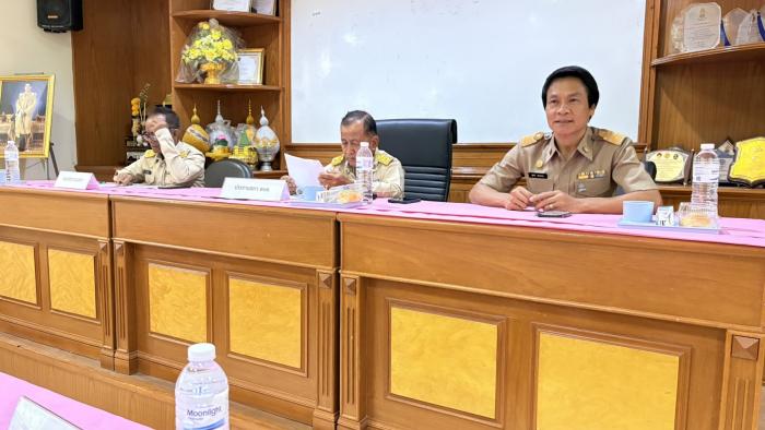 การประชุมสภา อบต.เพ็กใหญ่